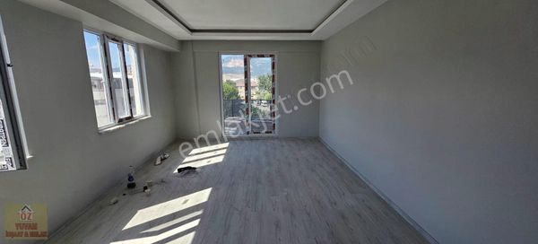 Gürsu İstiklal'de Cadde Üstü Satılık 6+1 Dubleks..