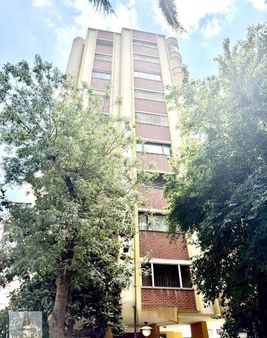 Yelken Emlak'tan Feride Geçidinde 200m2 Kapalı Garajlı Genç Bina