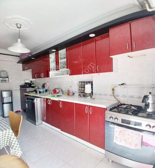 Avcılar Merkezde Kapalı Otoparklı Asansörlü 3+1 Ara Kat Daire