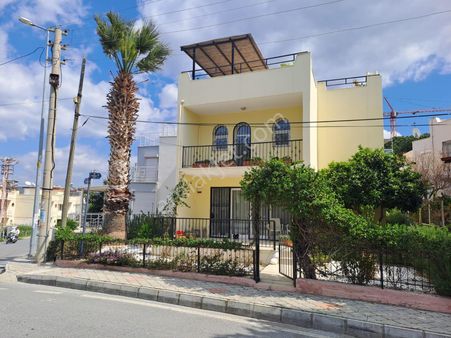 Kadınlar Denizi’nde Eşsiz Konumda, Deniz Manzaralı 2+1 Villa!