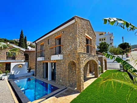 Datça Merkez,ılıca Mevkiinde Eşsiz Tasarımlı Havuzlu 3+1 Villa
