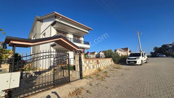 Didim Mavişehir’de , 300 M2 Arsa İçerisinde, 4+1 Deniz Manzaralı Satılık Villa