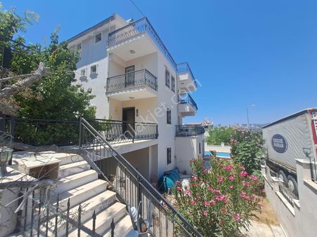 🏡 Kuşadası Karaova Mahallesi'nde Satılık 4+2 İkiz Villa 🌊 Özel Havuzlu • Kısmi Deniz Manzaralı