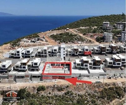 Kayalık Zeminde Ultra Lüks Site İçi Bahçeli 1+1 Satılık Daire