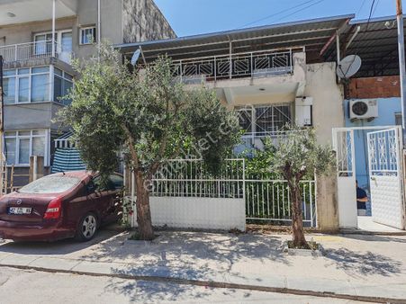 Bornova Atatürk Mah. 2 Katlı Müstakil Ev