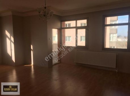 Özgür Emlak'tan Deniz Ve Teleferik Manzaralı Kiralık Daire