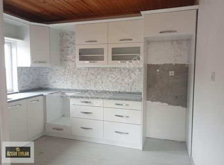 Özgür Emlak'tan Çatı Katlı Satılık Daire