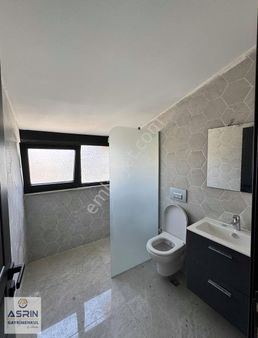 Kuşadasında Sahile 100 Mt Uzaklıkta Sıfır 3+1 Çatıdubleks Daire