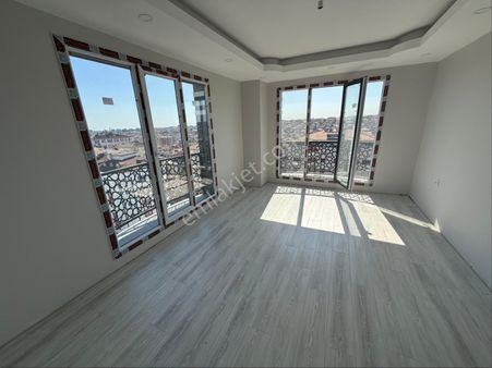 Kocasinanda 3+1 Ebeveyn Banyolu Sıfır Satılık Daire