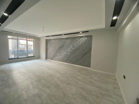 Zafer Mh.ebeveyn Banyolu 180 M2,3+1 Ultra Lüks Geniş İskanlı Daire .e