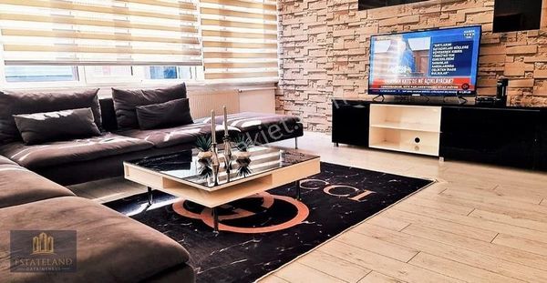 Nişantaşı Valikonağı'na 20 Mt 2. Kat Eşyalı Geniş 2+1 Kiralık Ev