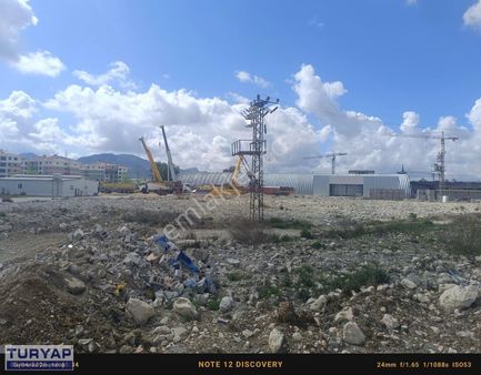 Güzelburç'ta Satlık Ticari+okul İmarlı 976 Metre Kare Parsel