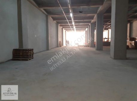 İkitelli Osb De 1000 M2 , H:6 M Tır Kamyon Rahat Yanaşır İşyeri