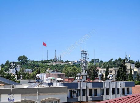 Merkezi Nokta Ofis Büro 4 Oda Ayrı Mutfak Geniş Kullanışlı