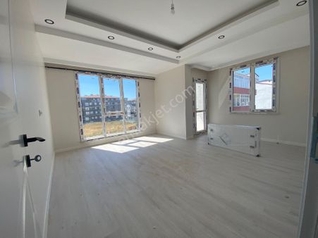 İ&s Gayrimenkul Den Satılık Yepyeni Güney Cephede Merkeze Yakın Ferah Ultra Lüks Çok Ucuz Daire