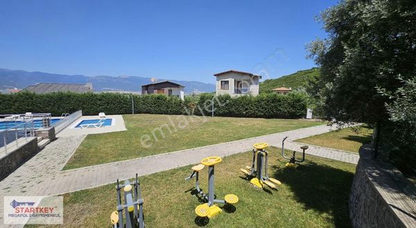 Çınarköy Konaklarında Müstakil Bahçeli Tripleks Villa