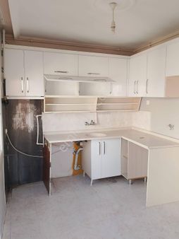 Turgutlu Satılık Cumhuriyet Mah 110m2 3+1 Oda 4. Kat Doğalgazlı Balkonlu Daire