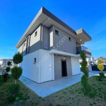 Didim Efeler Mah 3+1 Bahçeli Havuzlu 340 Metre Arsa İçinde Satılık Villa