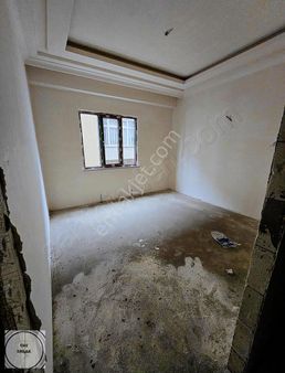 Arnavutköy Merkeze Yakın Konumda Site İçi Satılık 2+1