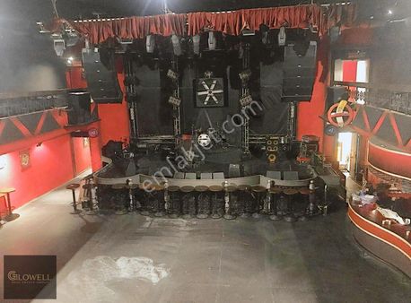 Kavaklıderede 4 Katlı 2000m2 Alkol Ruhsatlı Yüksek Kiracılı Mülk