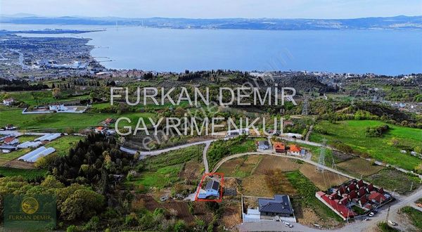 Furkan Demir'den Karamürsel Oluklu Satılık Müstakil Ev Ve Arsası