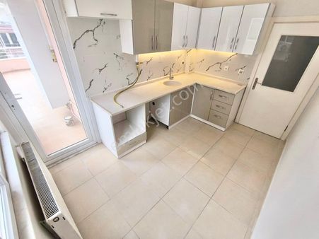 Yalçından Kadıköyde Ön Cephe Arakat Geniş 3+1 Daire Fırsatı!