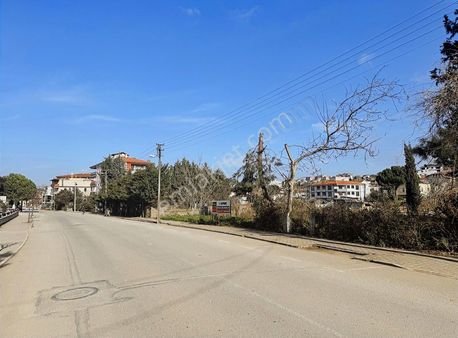 Yalova Merkez'de 4.5 Kat İmarlı Ana Caddeye Cephe Arsa...