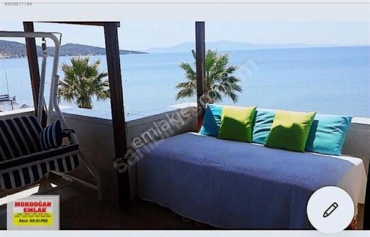 Mordoğan Emlaktan Manal Koyunda Denize Sıfır Satılık Yazlık