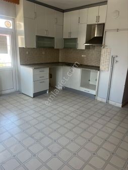 Arkadaş Emlaktan Bahçelievler Mah. Mehmet Akif Ersoy Caddesinde Komple Satılık 3 Katlı Bina