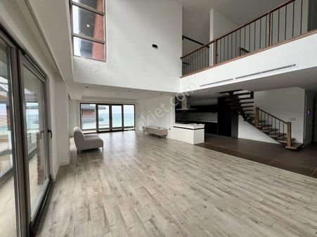 Kayı Trabzon'da 5+2 Deniz Manzaralı Satılık Penthouse Daire