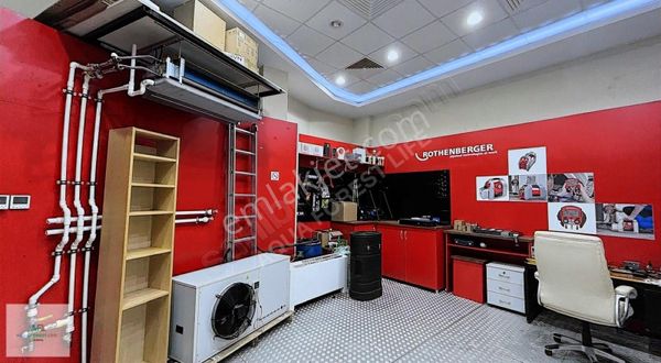 Maltepe İdealtepe'de Satılık Geniş 3+1 Ofis & Dükkan & Büro