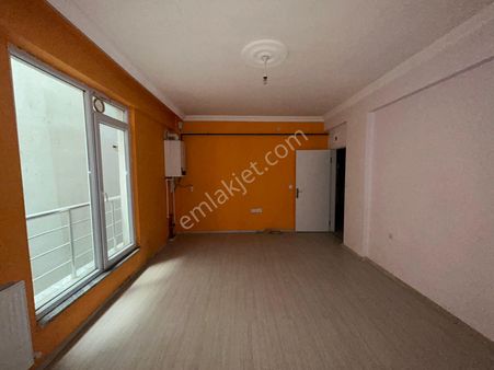 Üniversite+mondi Mağaza Yakını 2+1 Ara Kat Geniş Kapalı Mutfak İnönü Cd.üzerinde