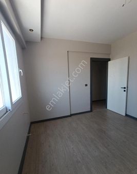 Adakent Emlakdan Satlik 2+1 Daire Saricamin En Guzel Yerinde Hasarsiz Sifir Daire Ana Yol İşlek Cad