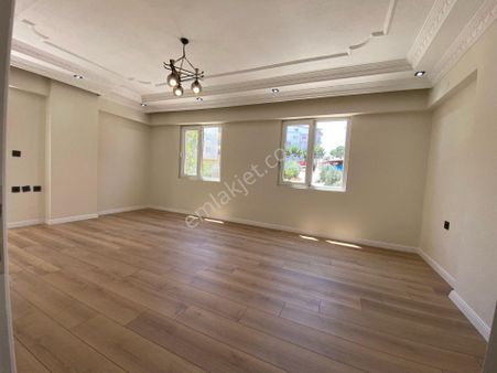 Didim Merkez De Satılık 3+1 Ayrı Mutfak Daire