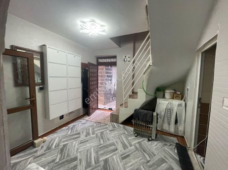 Sur Cevat Paşa Çelikmen Sokakta 2 Katlı Satılık Müstakil Ev
