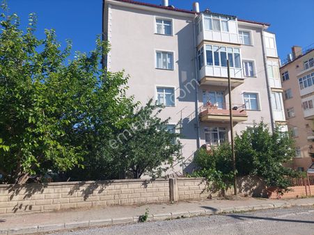 Dinamikten Gazi Mahallesinde Satlık Garajlı Daire