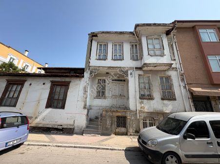 Marmara'dan Kale İçinde Satılık Bahçeli Ahşap Ev