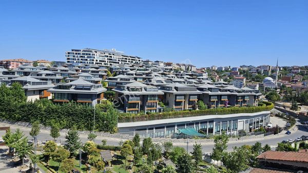 Çengelköy 'de 5+2 Satılık Geniş Dubleks Daire