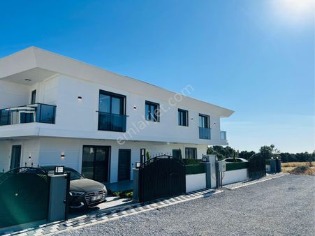 Didimde 3+1 Havuzlu Bahçeli Lüks Villa