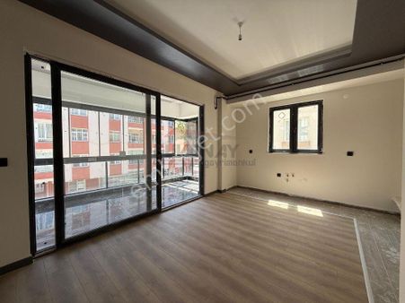 Güvenay – Çorum Bahçelievler Cumartesi Pazarı Yanı – Satılık 3+1 Ara Kat Daire