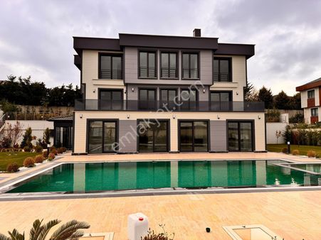 B,.çekmece Türkobada Site İçinde 7+2 Satılık 800m Sıfır Villa No:659