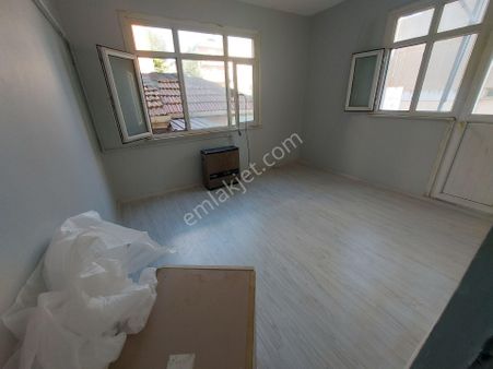 Engin Emlak'tan Satılık 1.kat 1+1 Aksaray Caddesi Üzeri