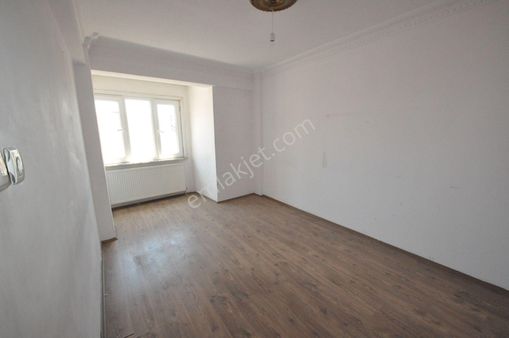 Bayrampaşa Kartaltepe Kaçmazdan Satılık B120m2 Uyguna Dublex Daire