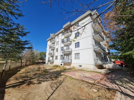 Uğur Emlak'tan Selçuklu Üniversitesi Karşısı Satılık Daire