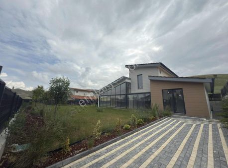 Poga Gayrimenkulden Koru Beynamda Satılık Yerden Isıtmalı Villa