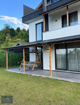Nidum Gayrimenkulden Sapanca Da Eşyalı Triplex 5+1 Villa
