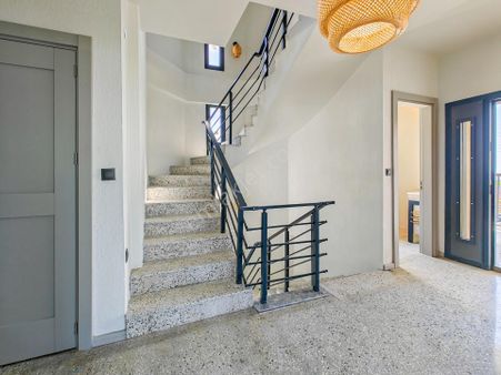 Kuşadası Yaylaköyde 5+1 Deniz Manzaralı Satılık Villa