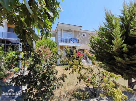 Yeni Foçada Denize 50m Mesafede Satılık Dubleks 3+1 Villa