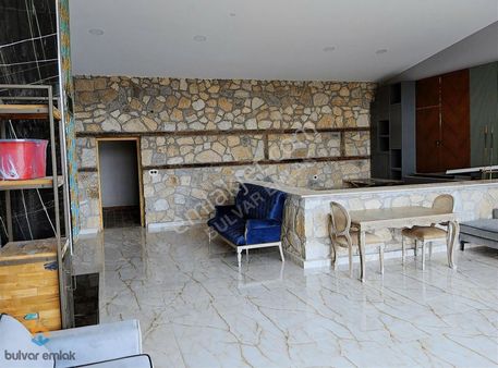 Bulvar Emlak'tan Satılık Mükemmel Manzaralı Taş Ev
