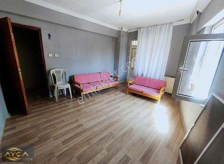 Muratlı Caddesine Cepheli Ayçadan Satılık 3+1 Dükkan Üstü Daire